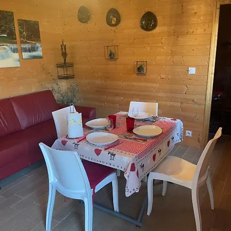 Holiday home Houdarling Chalet En Option Hammam Sauna Jacuzzi Privatif Nimes
